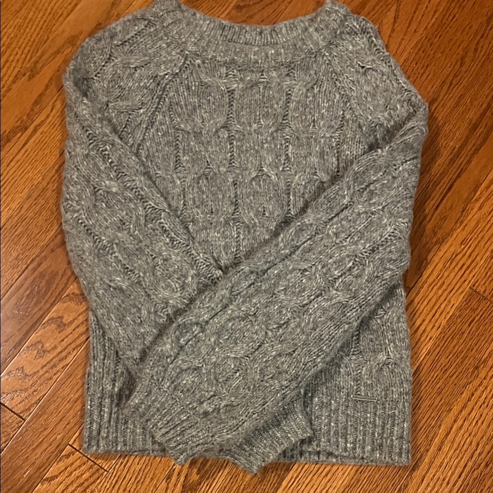 Abercrombie Gray Cable Knit Women's Sweater